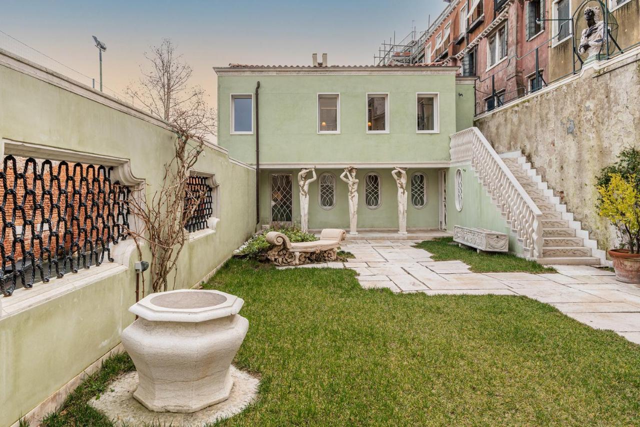 Two-Bedroom Apartment,1319959690:JPEG