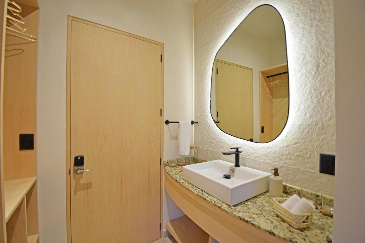 Standard Double Room,1320132361:JPEG