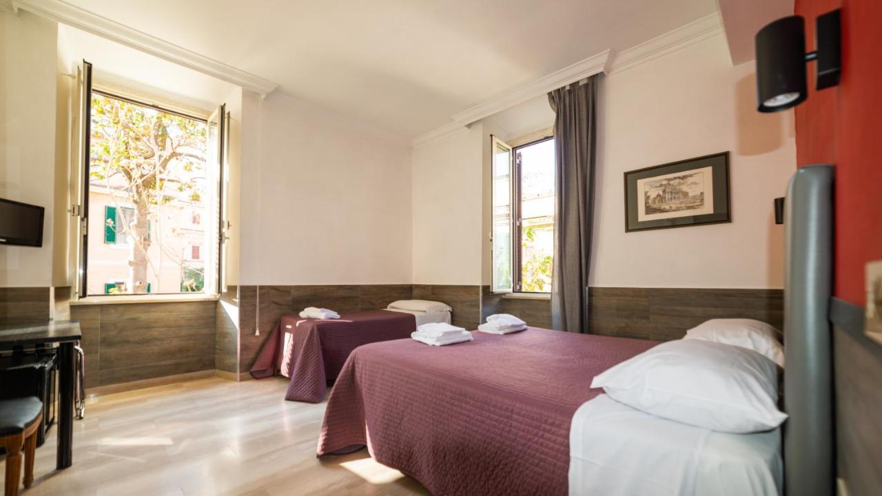 Triple Room,1322589148:JPEG