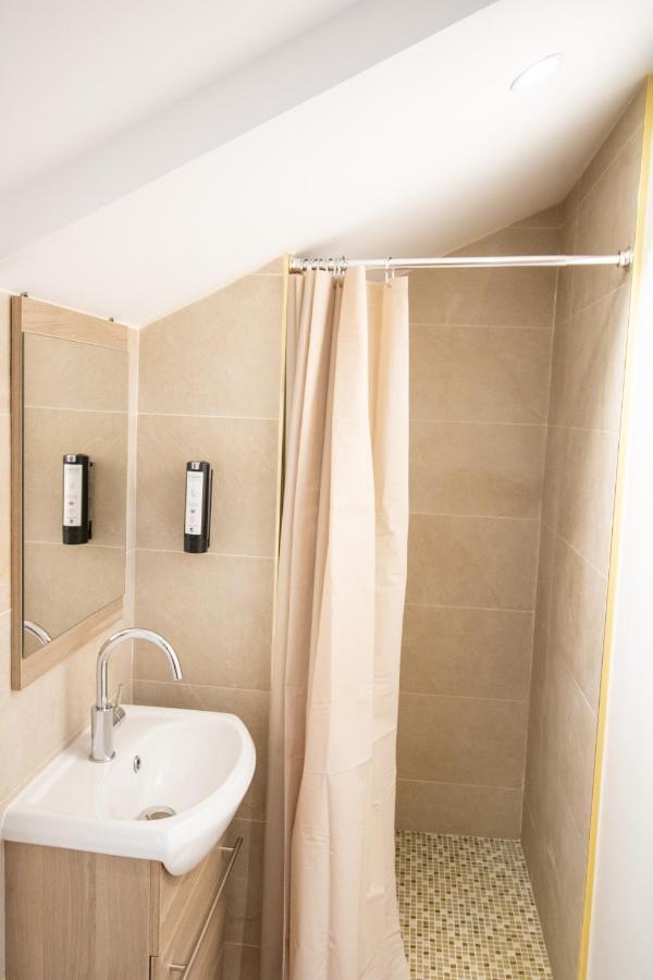 Small Single Attic Room,1583266812:JPEG