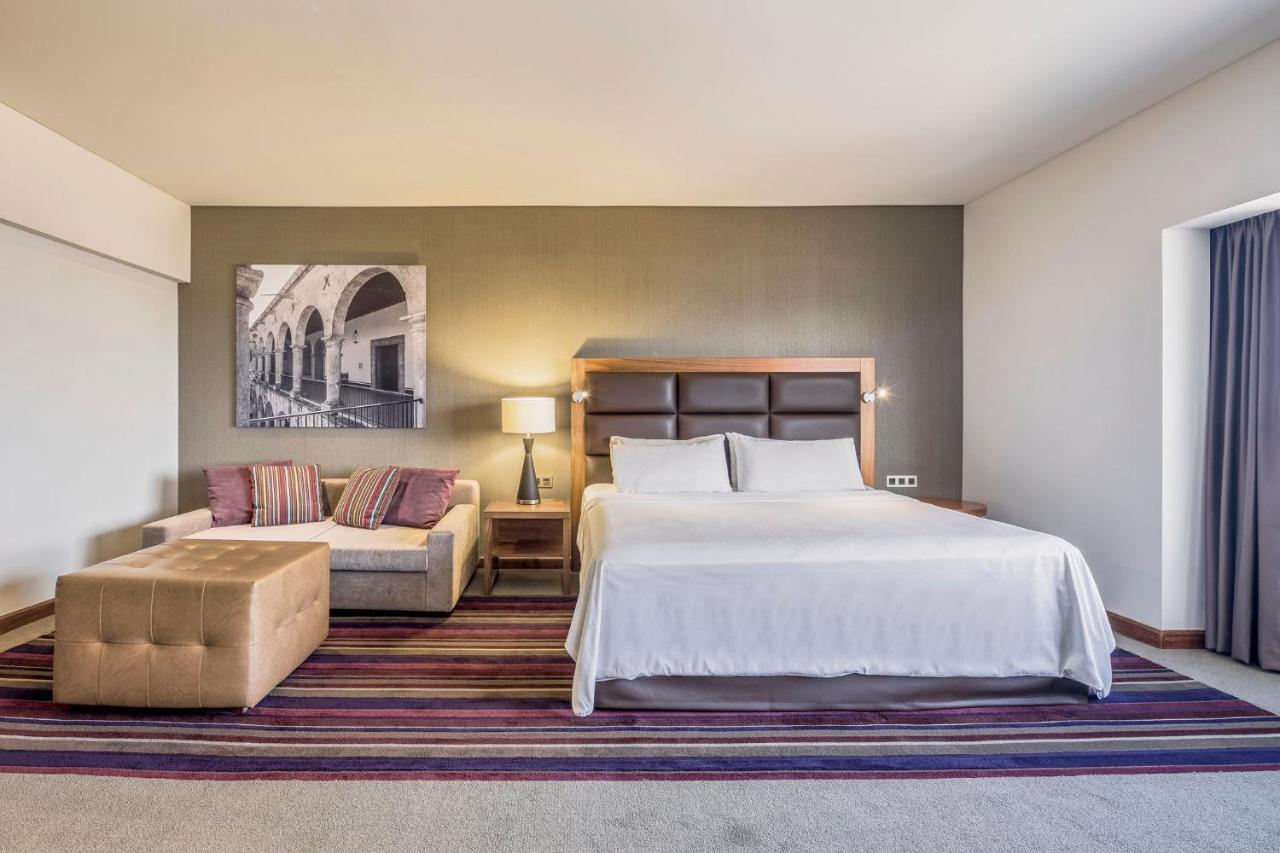 King Junior Suite,1324161064:JPEG
