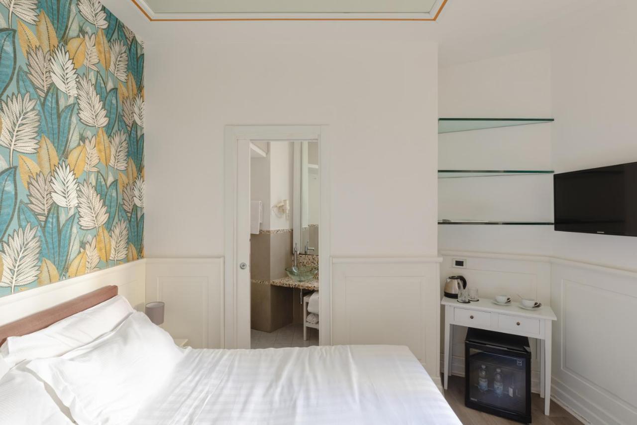 Superior Double Room,1328435660:JPEG