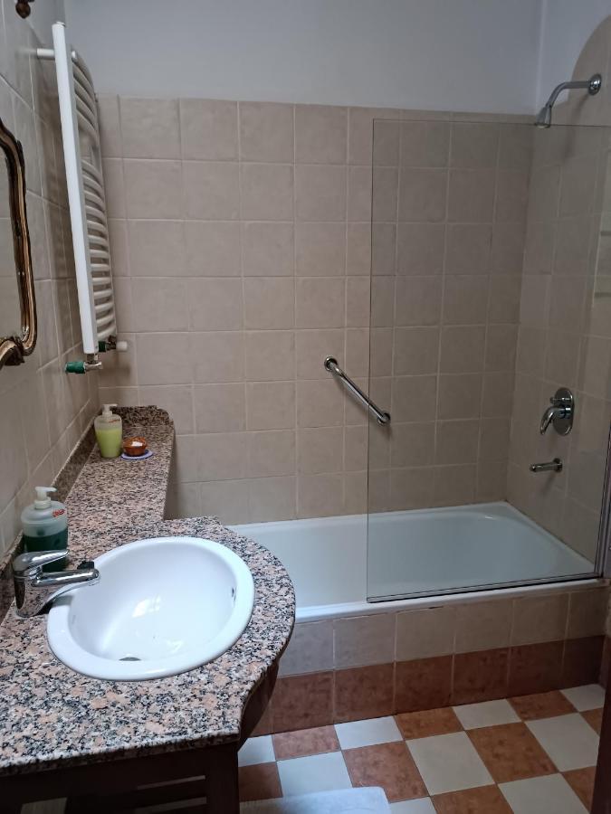 Double Room Private Bathroom,1325705875:JPEG