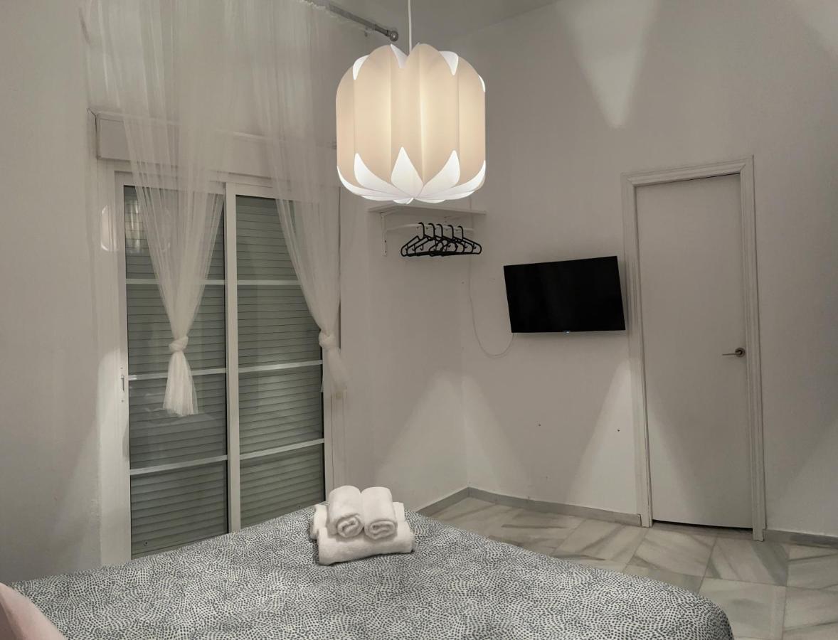 Small Double Room,1328095475:JPEG