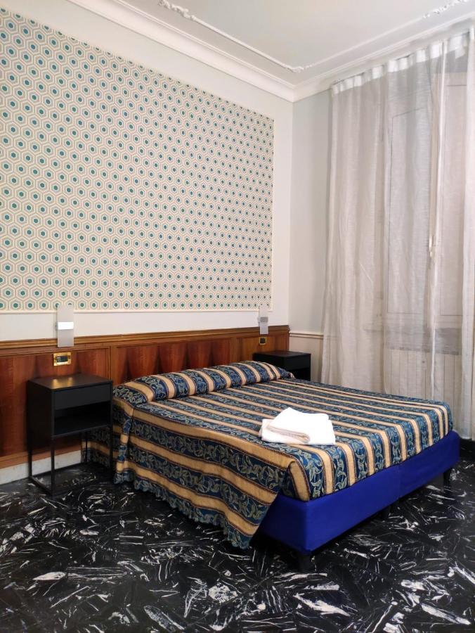 Large Double Room,1325029534:JPEG