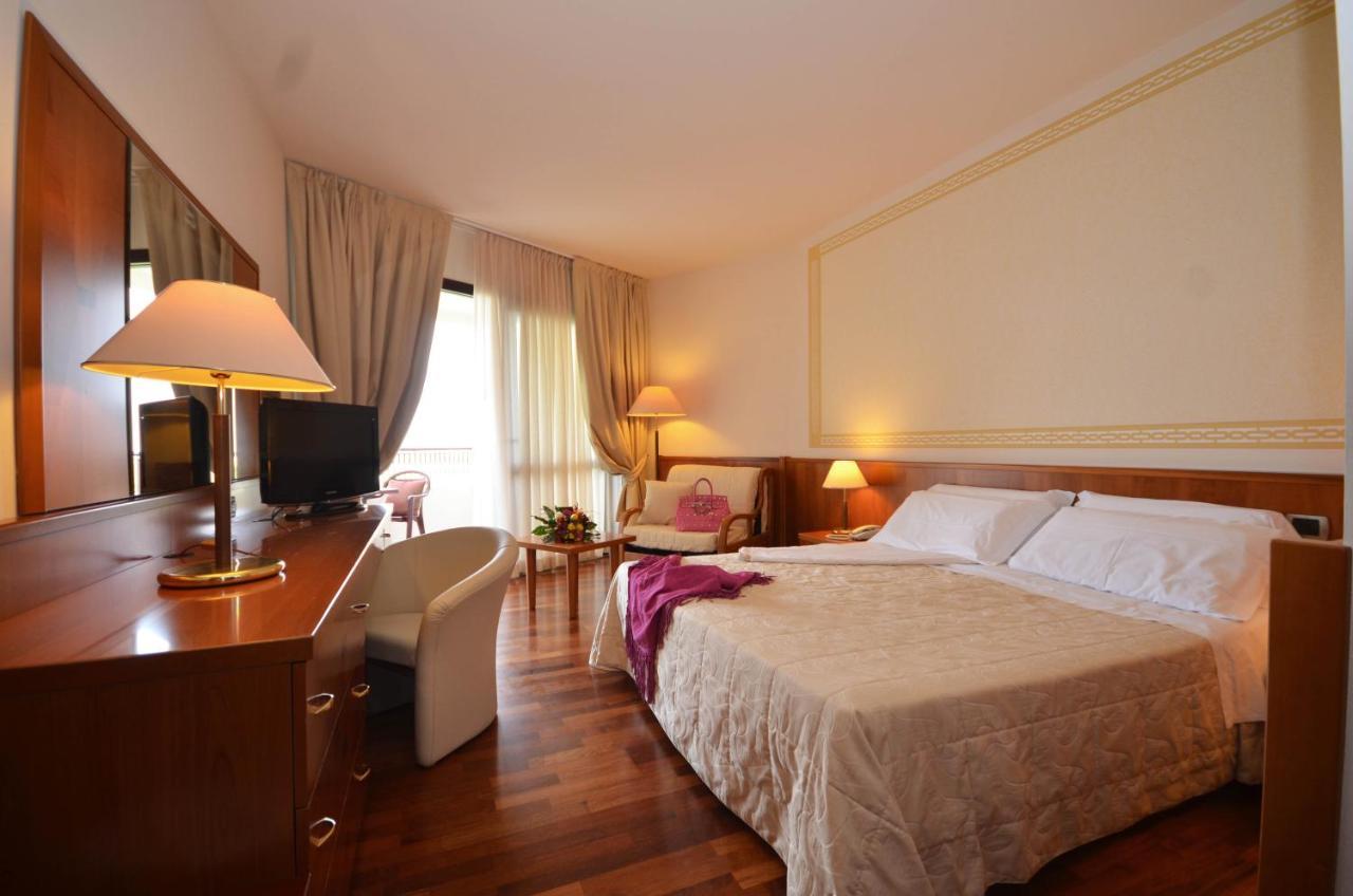 Single Room Balcony