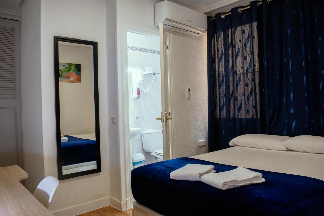 Double Room with Private Bathroom,1328272532:JPEG