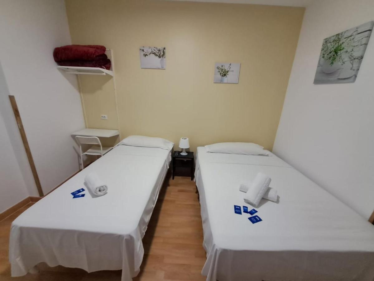Triple Room with Shared Bathroom,1329335303:JPEG
