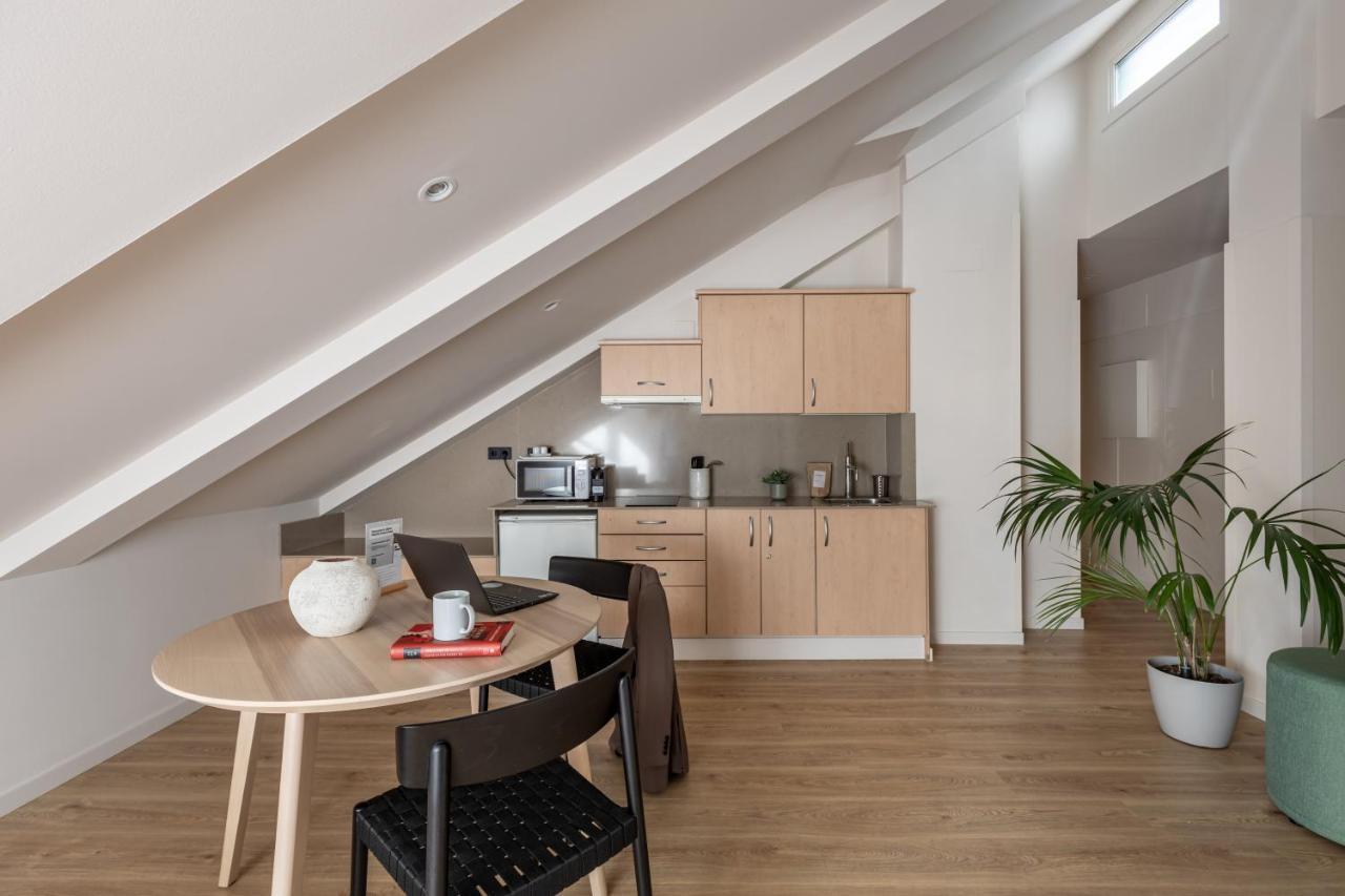 One-Bedroom Apartment,1329672467:JPEG