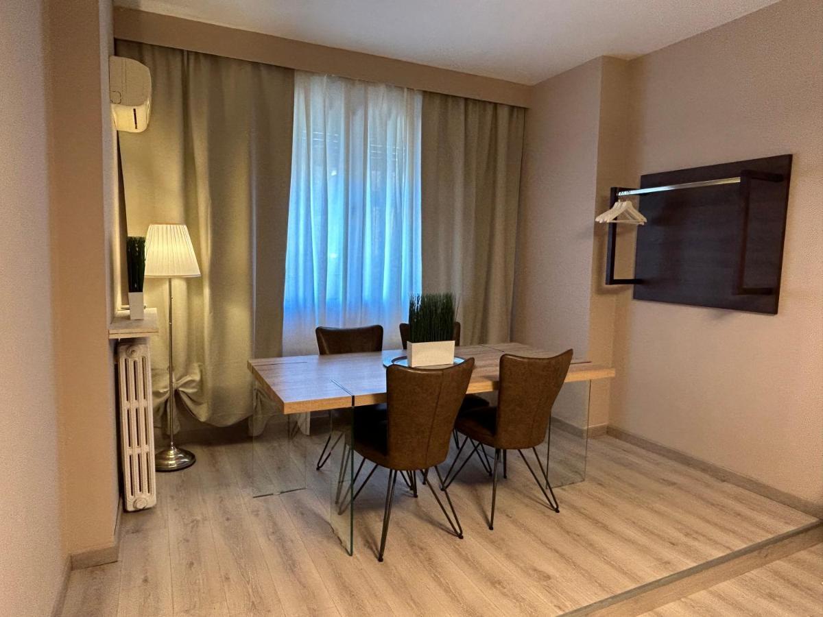 Luxury Triple Room,1329948572:JPEG