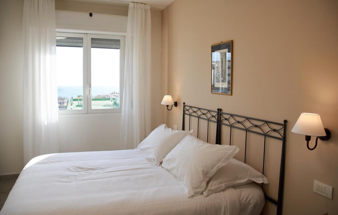 Classic Double Room,1330435871:JPEG