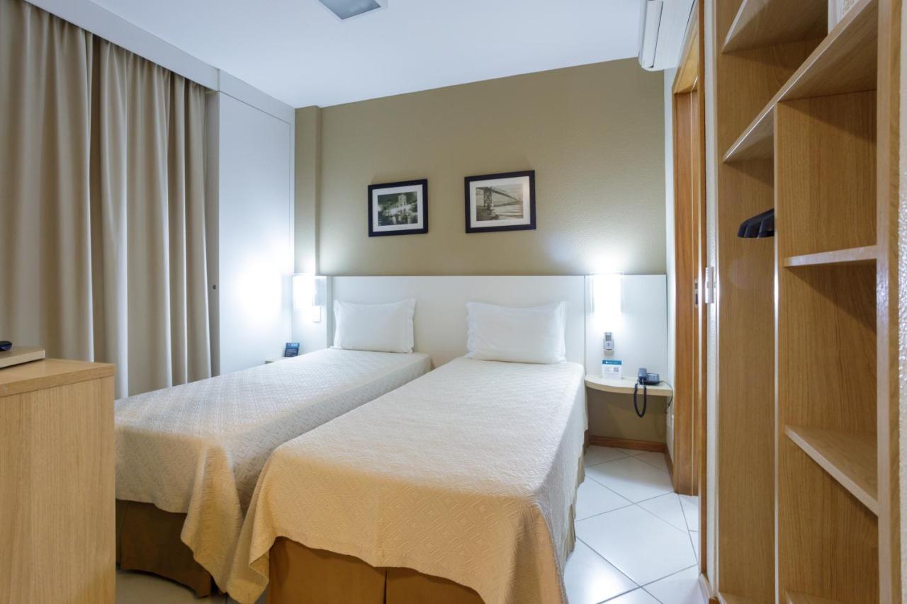Quarto Superior com 2 Camas de Solteiro