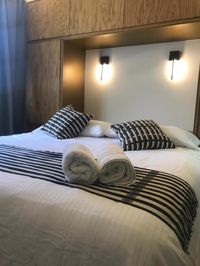 Double Room,1343518991:JPEG