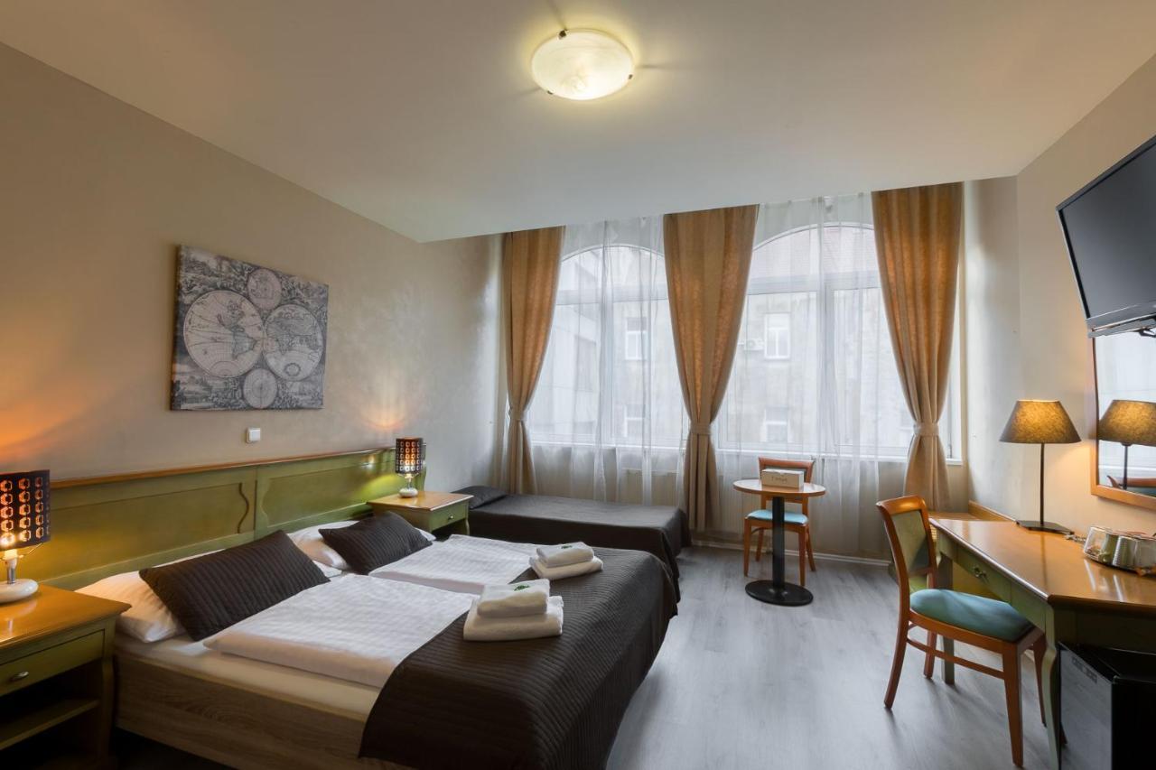 Superior Double or Twin Room,1336359812:JPEG