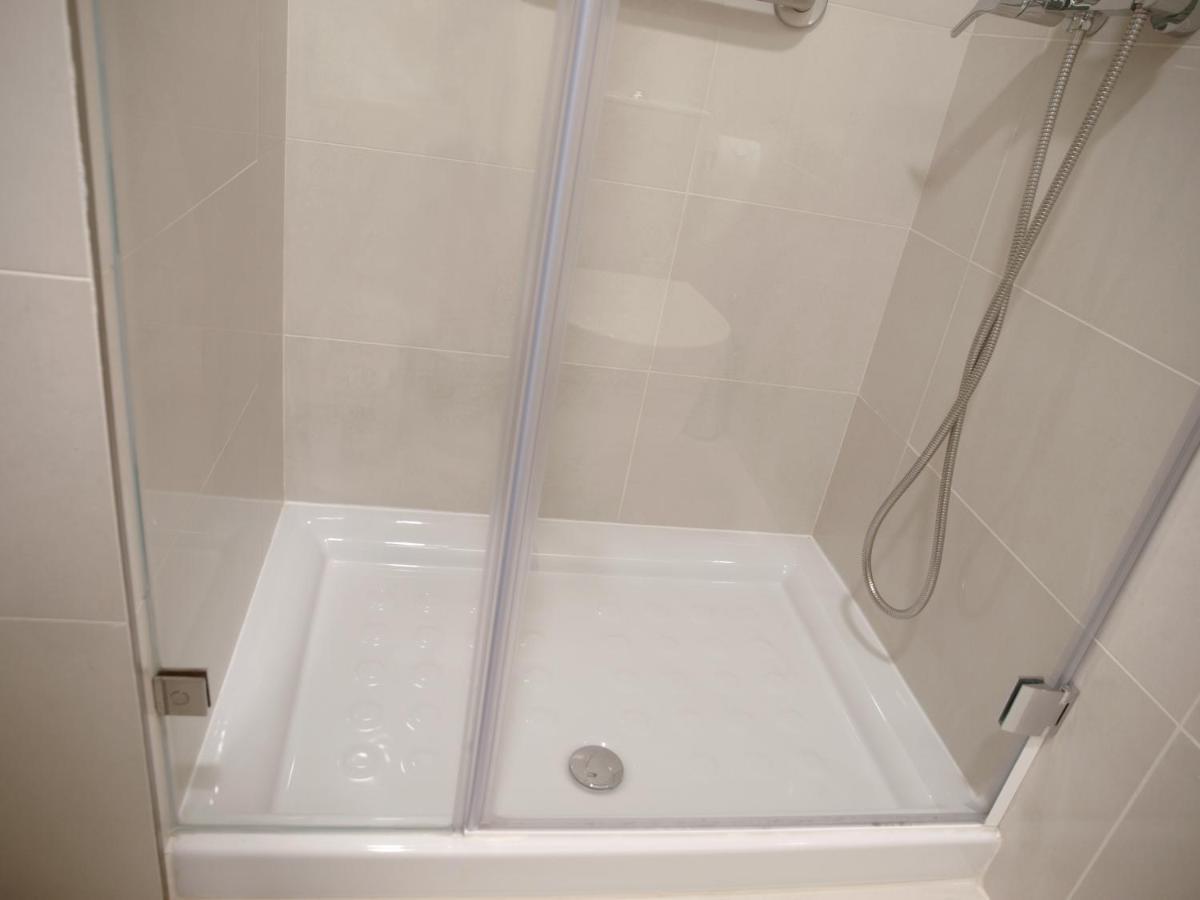 Single Room,1338606221:JPEG