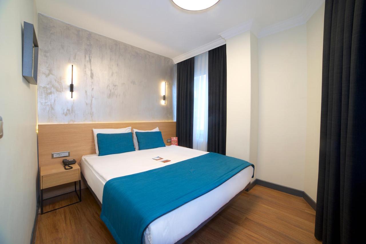 Suite Balcony,1339368644:JPEG