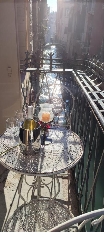 Double Room Balcony Canal View