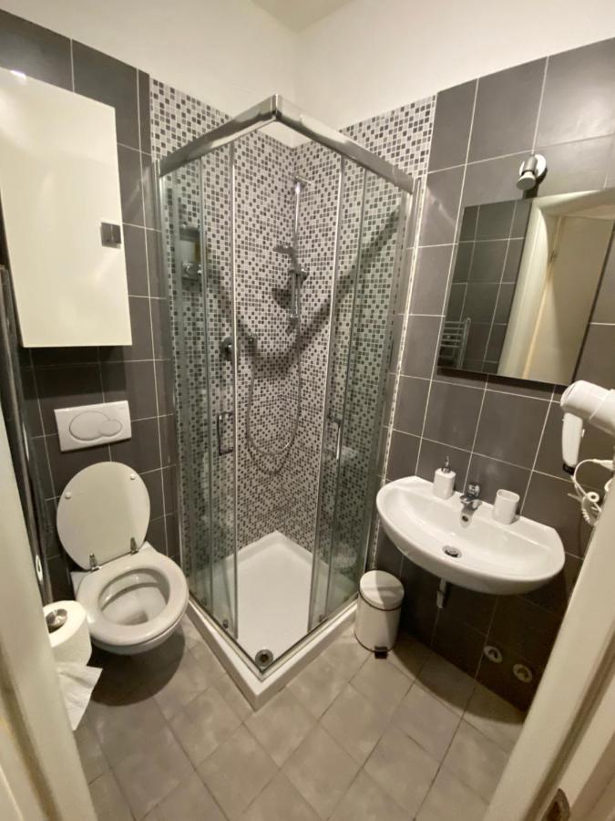 Twin Room,1340236226:JPEG