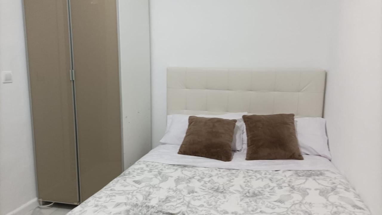 Single Room,1342035449:JPEG