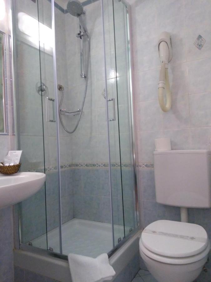 Triple Room,724050175:JPEG