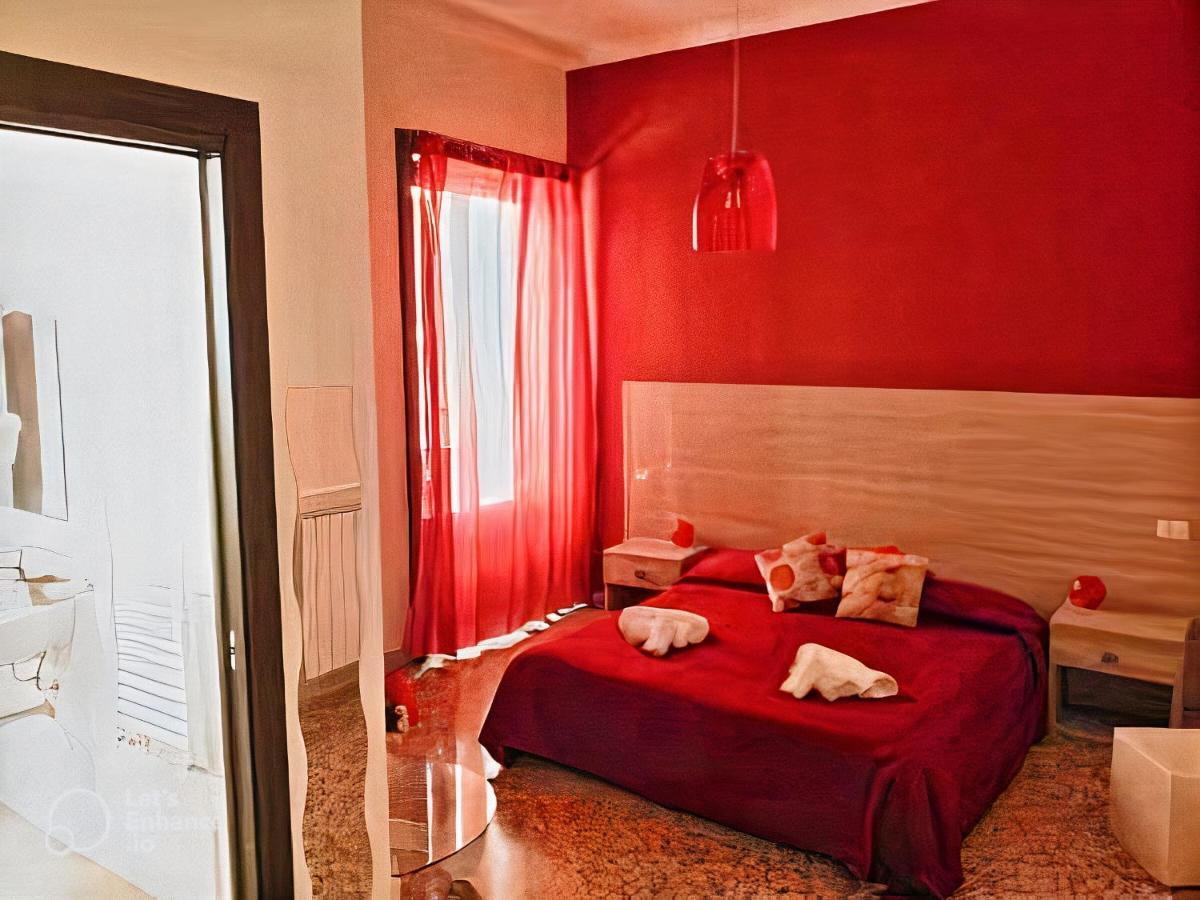 Deluxe Double Room,683968785:JPEG