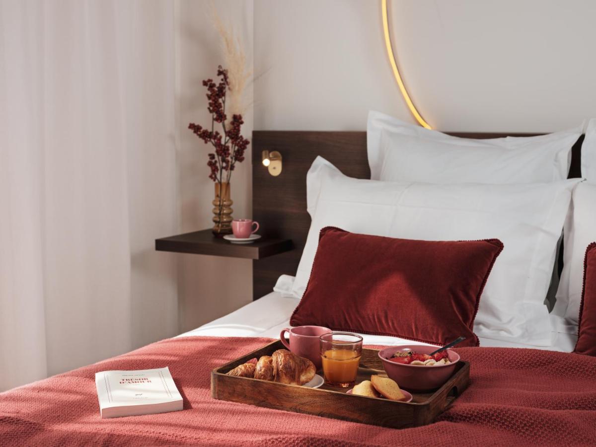 Double Room,1344566006:JPEG