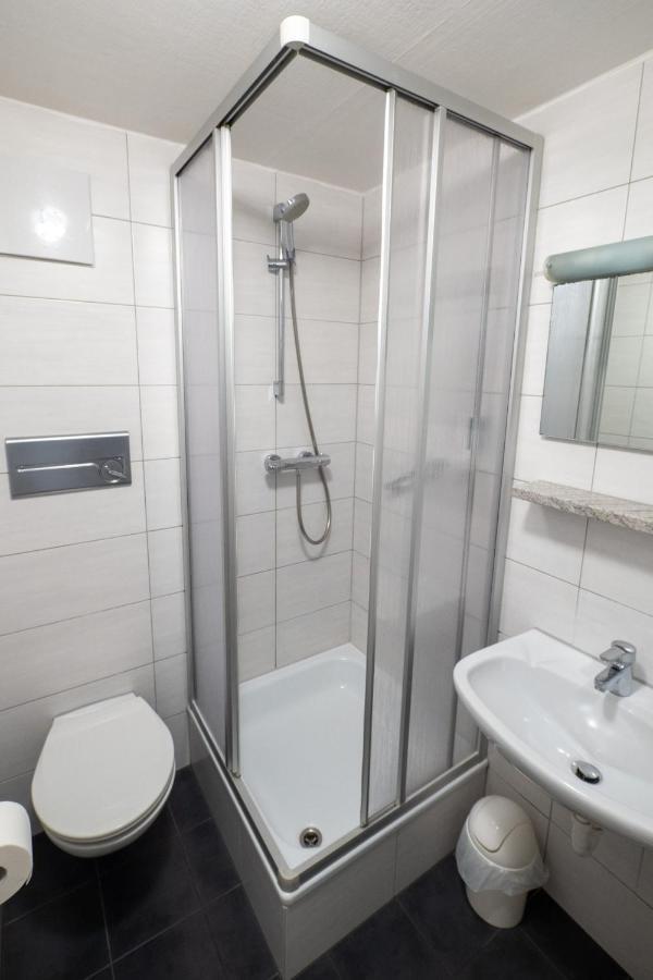 Double Room Private Bathroom,1344921524:JPEG