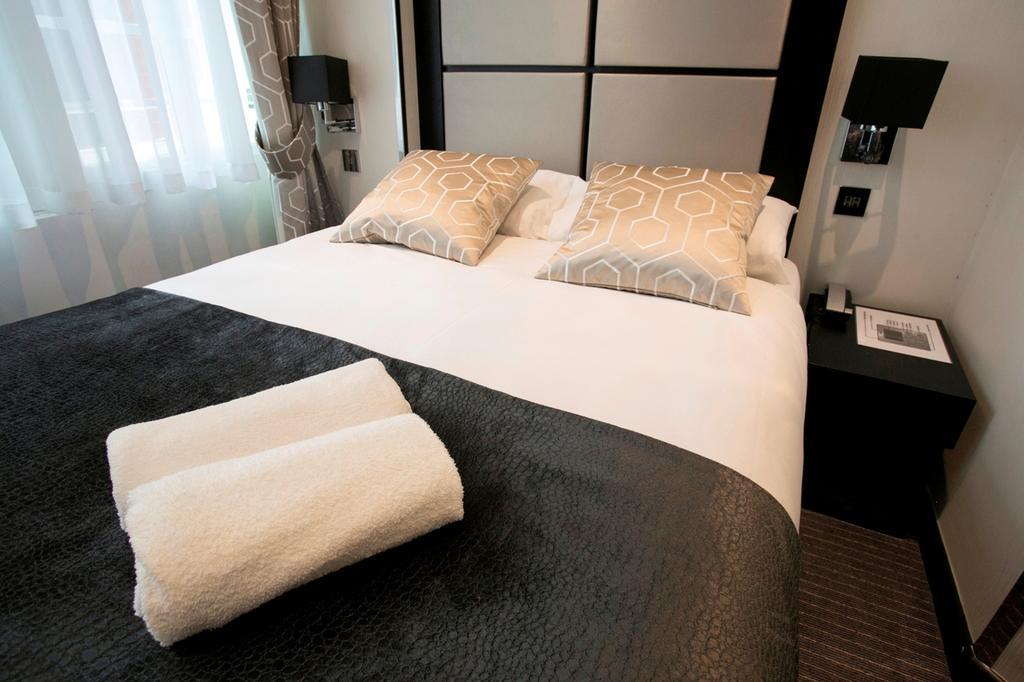 Double Room,141904422:JPEG