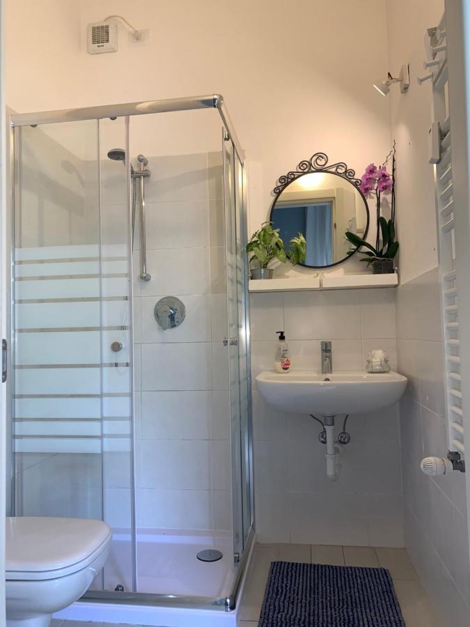 Double or Twin Room Private External Bathroom,1144260975:JPEG