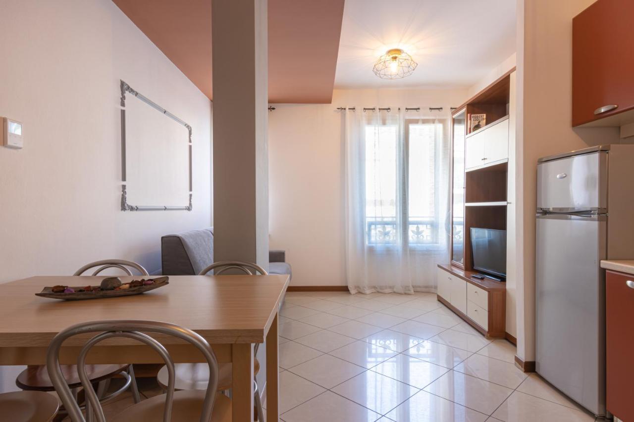 One-Bedroom Apartment,1346158055:JPEG