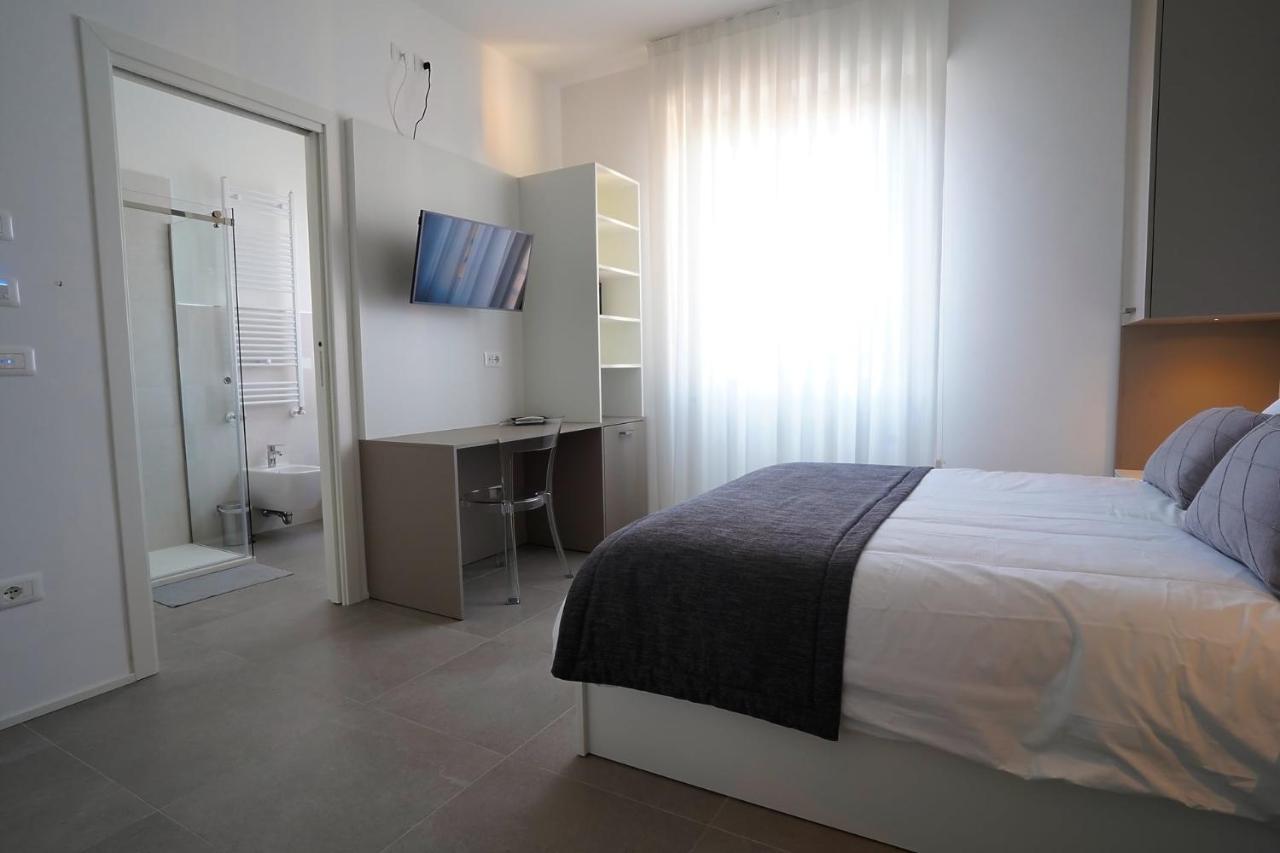 Large Double Room,1347249356:JPEG