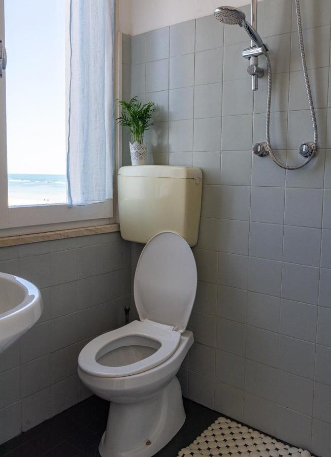 Double or Twin Room Balcony frontal Sea view