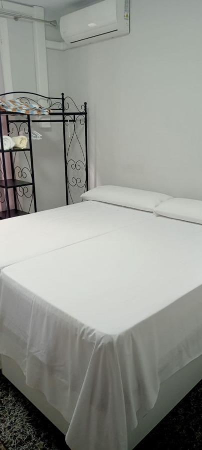 Twin Room,1347476018:JPEG