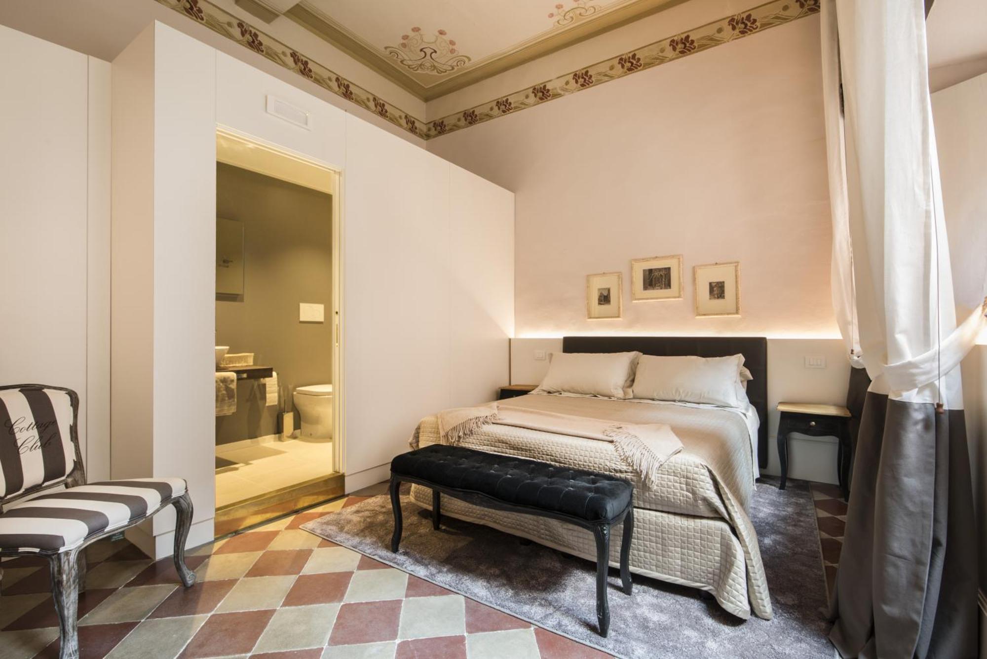 Small Double Room,1348047296:JPEG