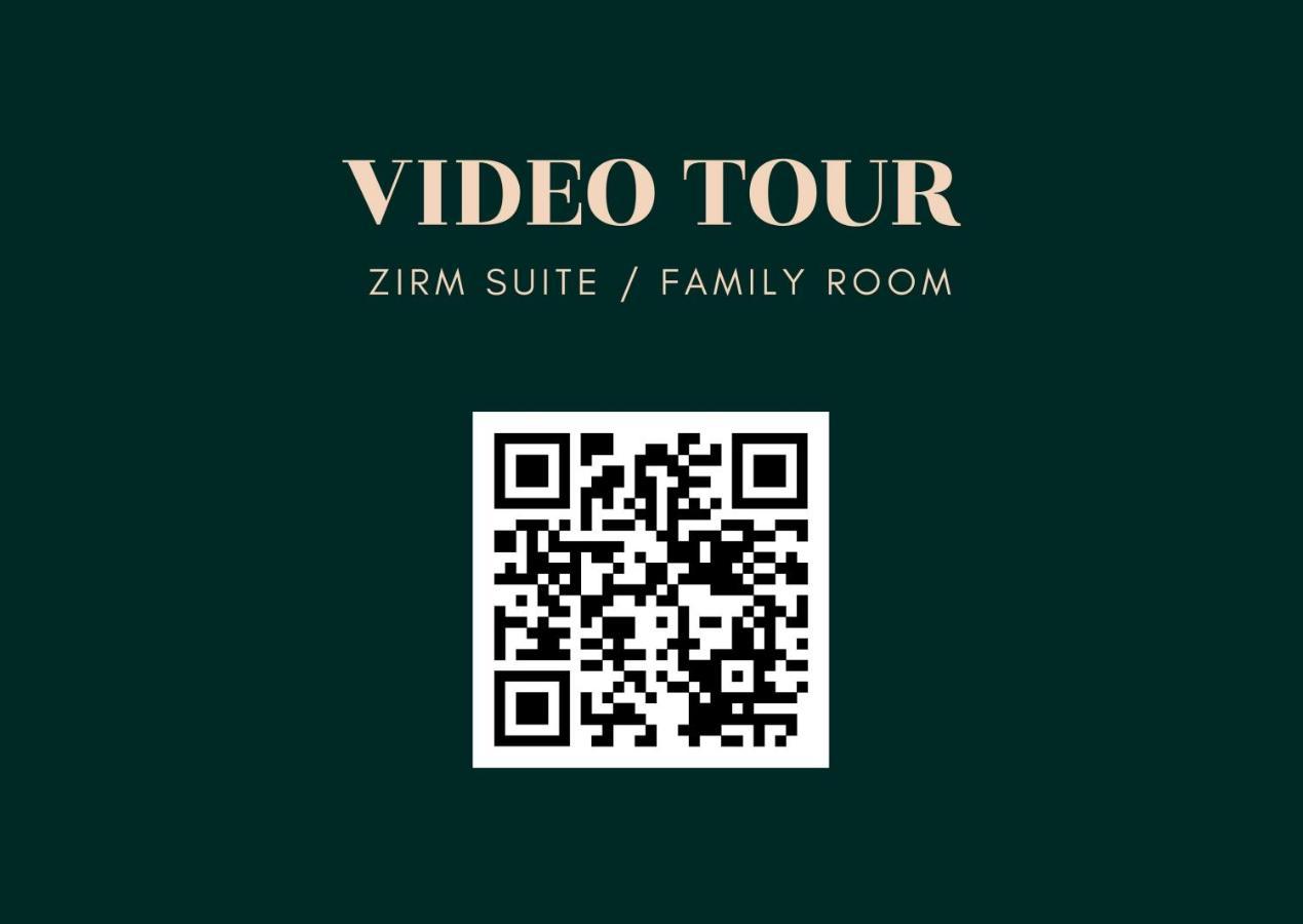Family Room,615898960:JPEG