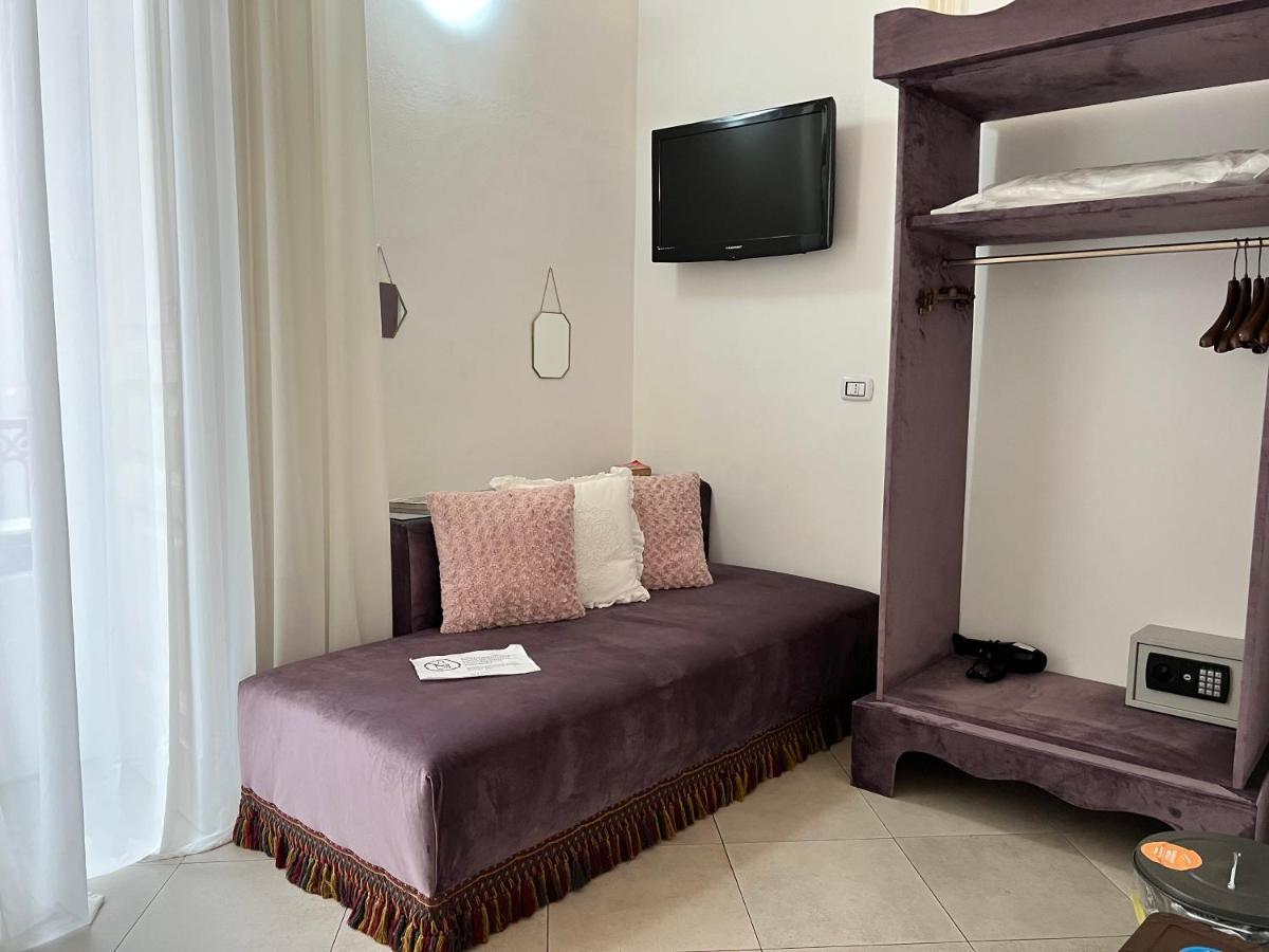 Deluxe Triple Room,1350037516:JPEG