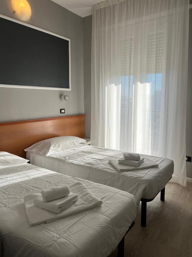 Standard Double or Twin Room,1350324007:JPEG