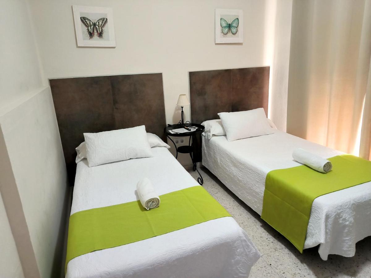 Twin Room,1355993306:JPEG