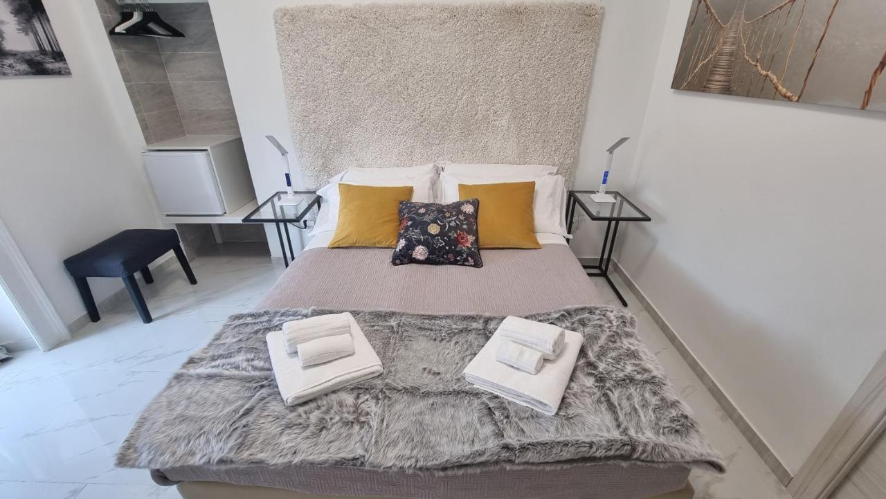 Double Room Balcony,1352948086:JPEG