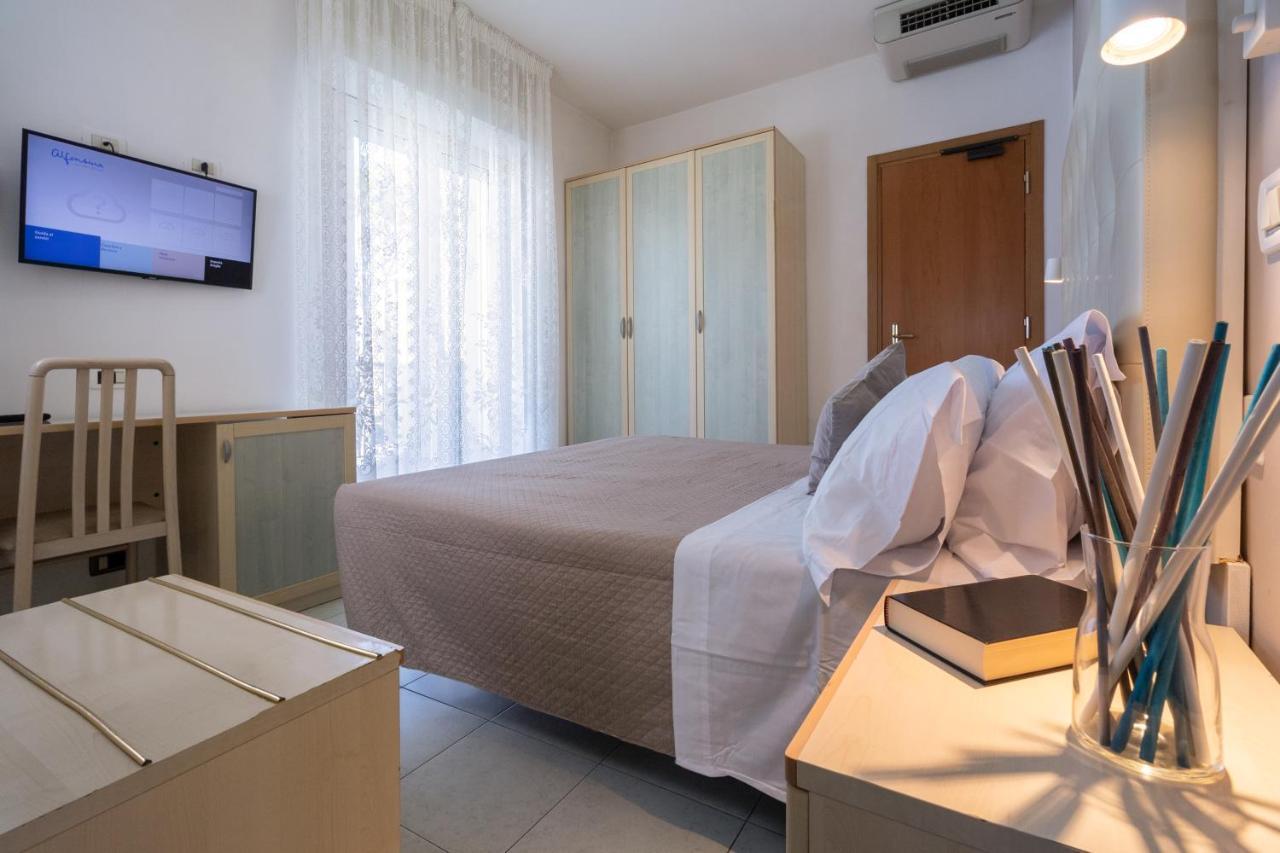 Standard Quadruple Room,1352952172:JPEG