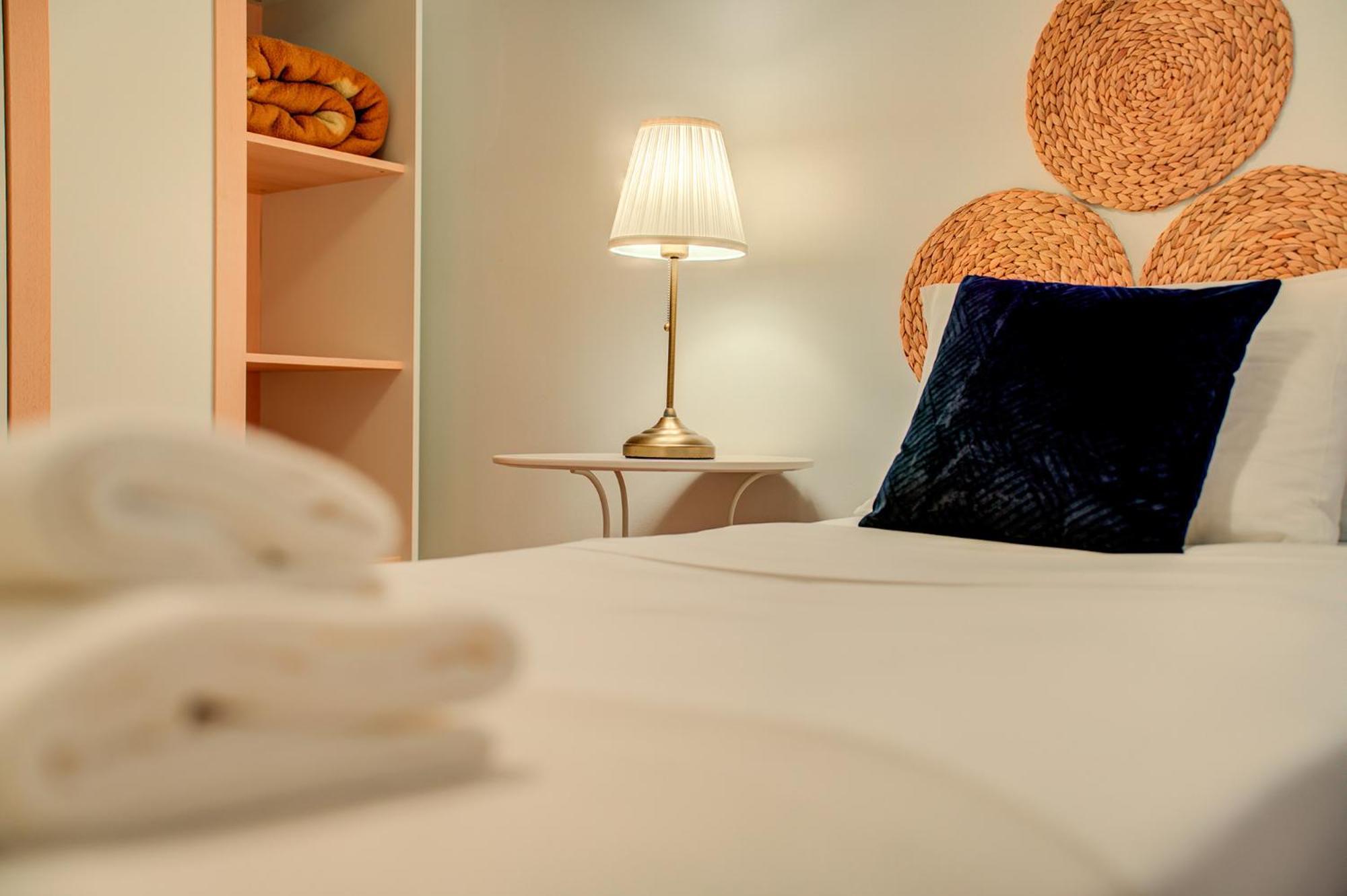 Single Room,1353297940:JPEG