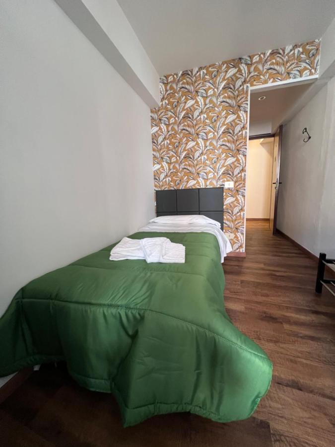 Single Room,1349135063:JPEG