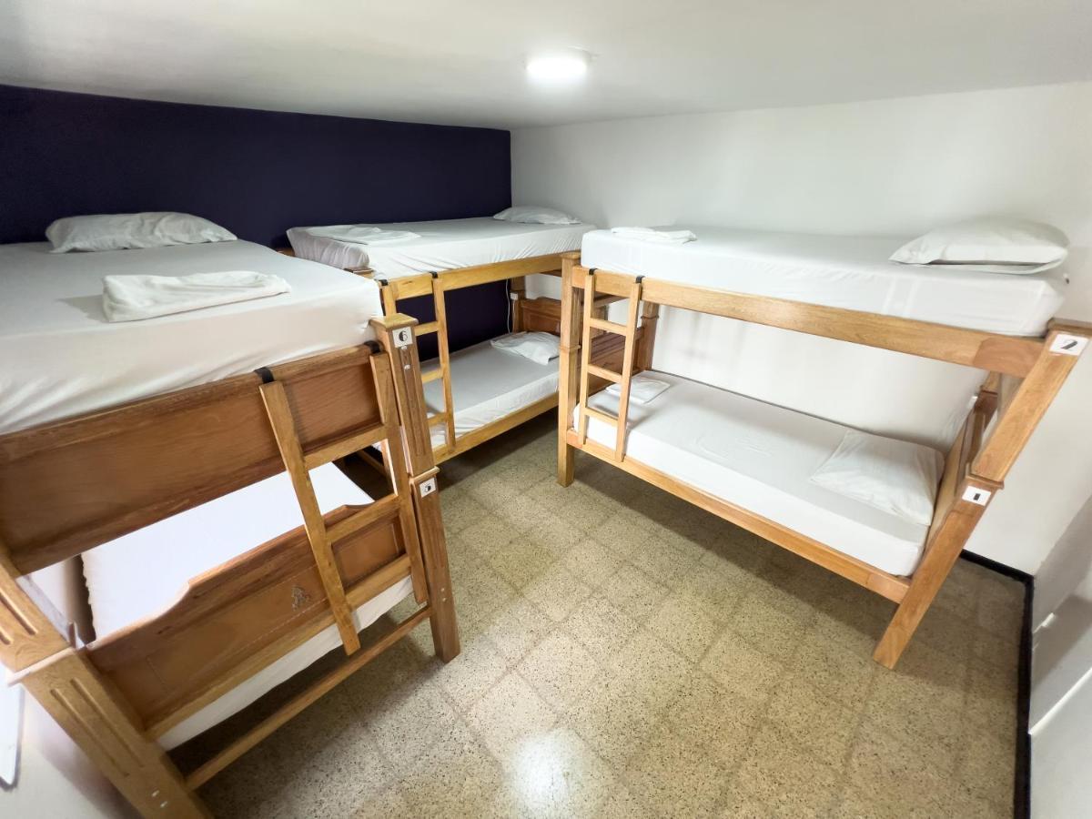 Cama individual en habitación compartida