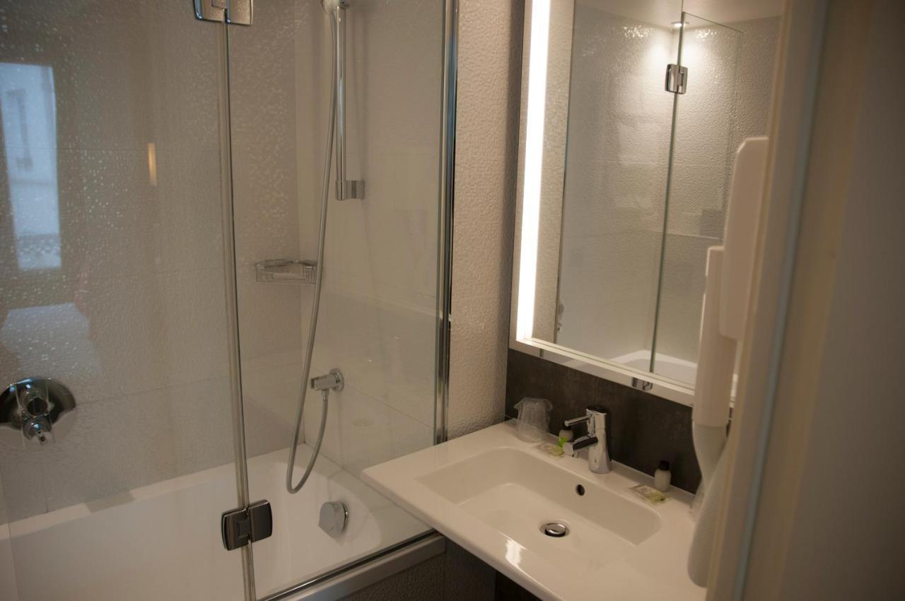 Superior Double Room Bath,1397201060:JPEG