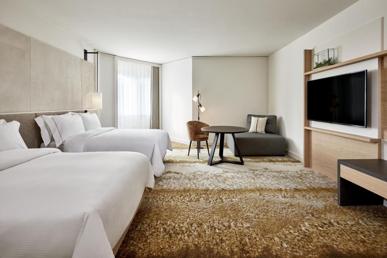 Grand Deluxe Family Room,1377518693:JPEG