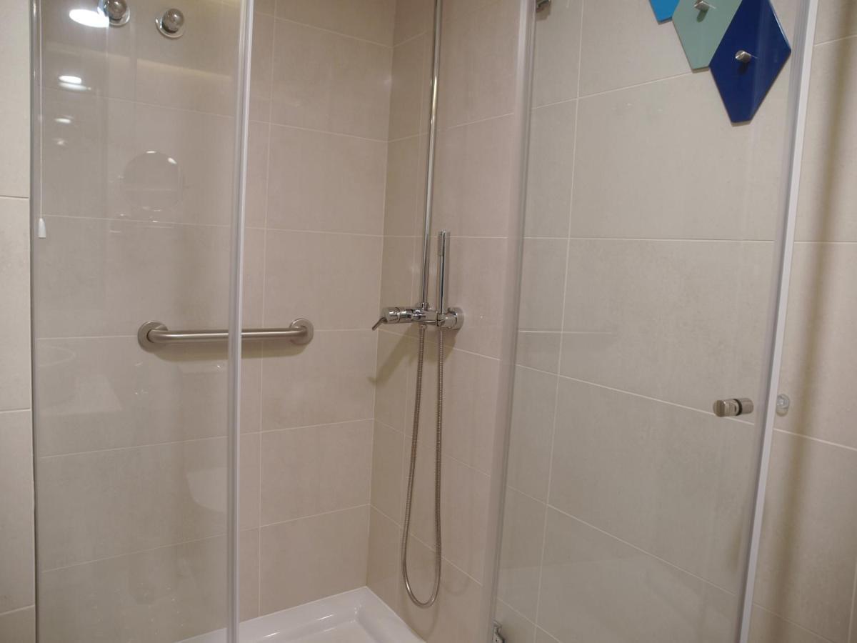 Family Room,1338609761:JPEG