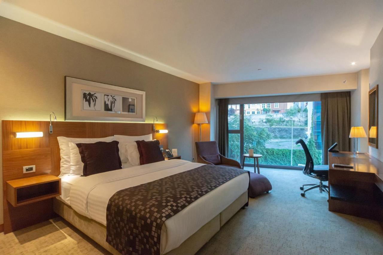 Premium King Room,1380820721:JPEG