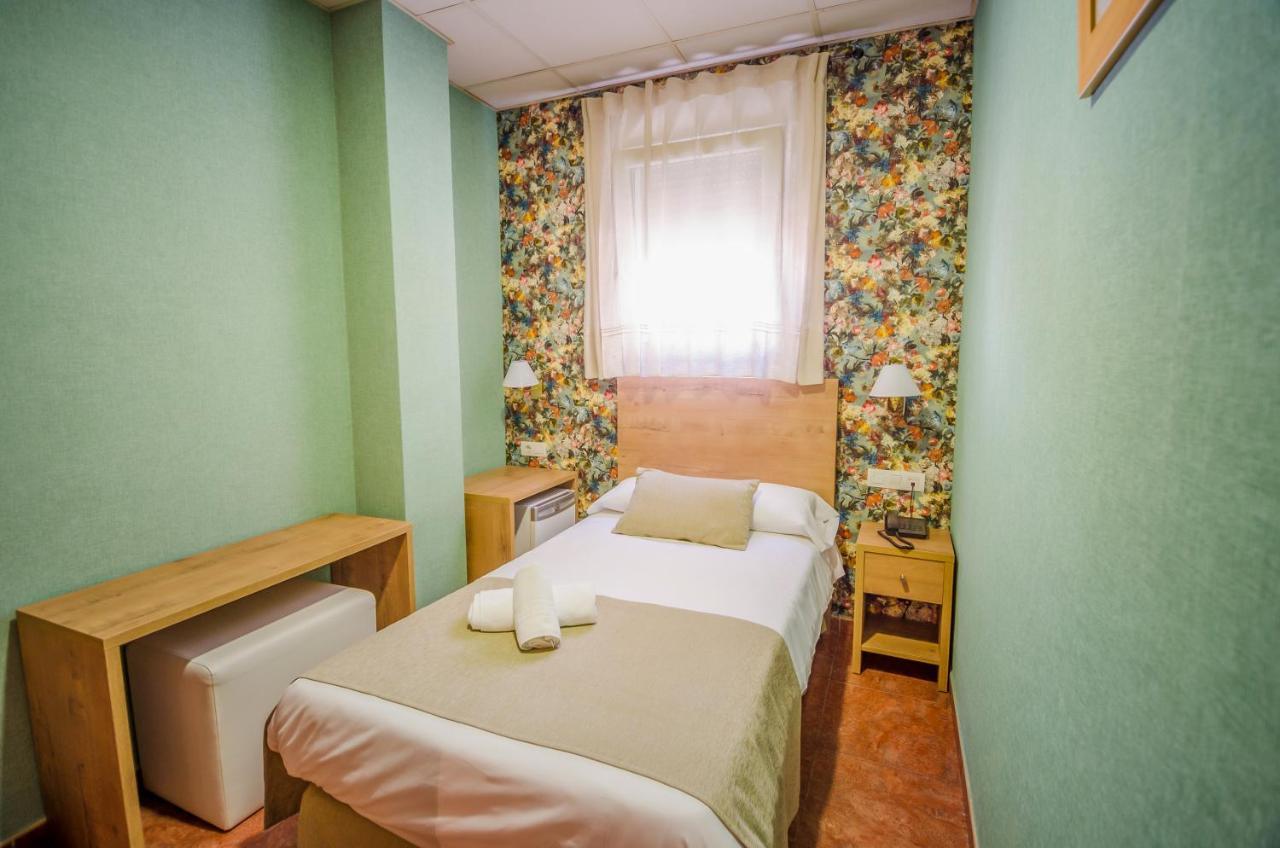 Single Room,943734958:JPEG