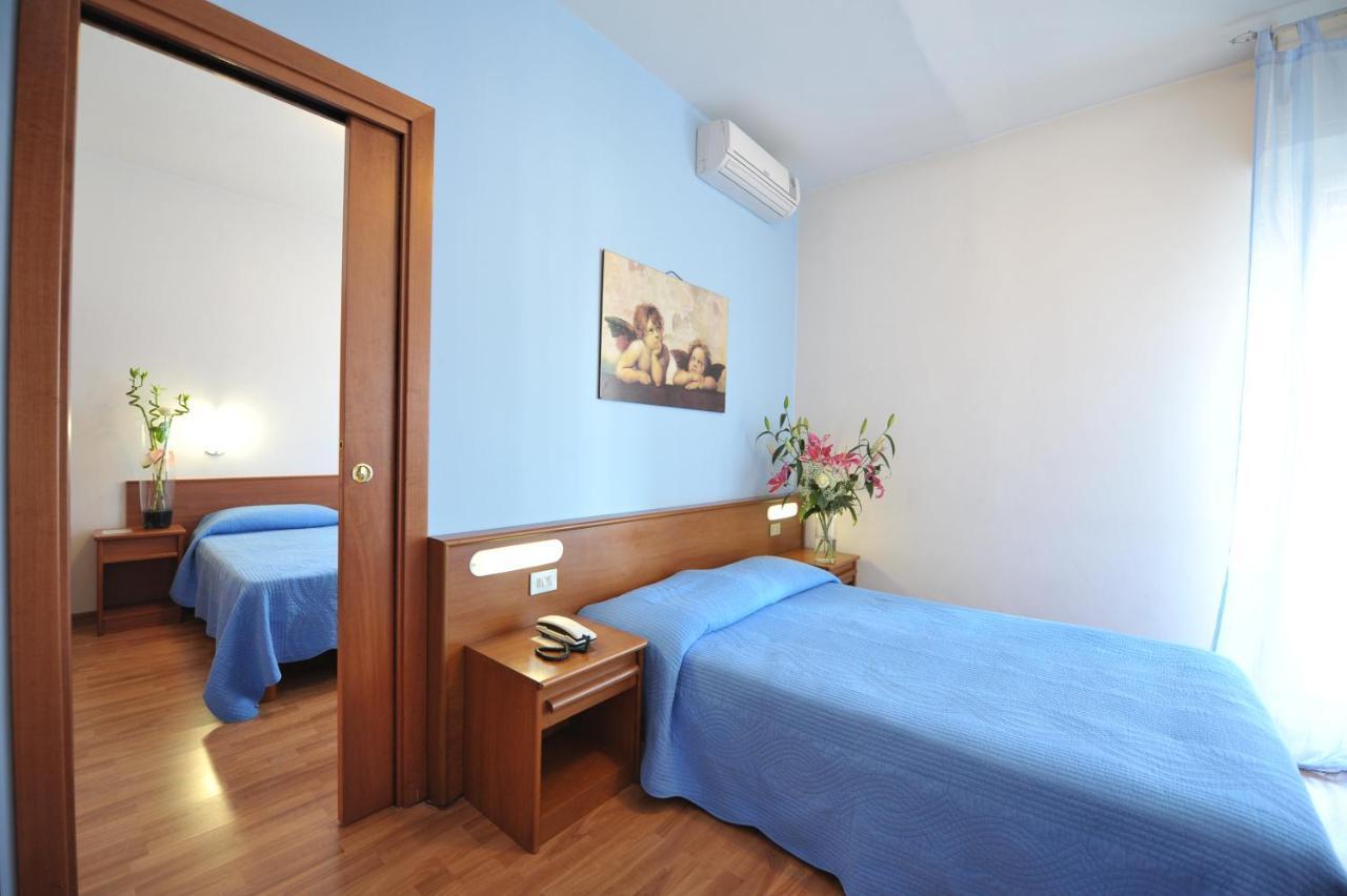 Quadruple Room,1361694146:JPEG
