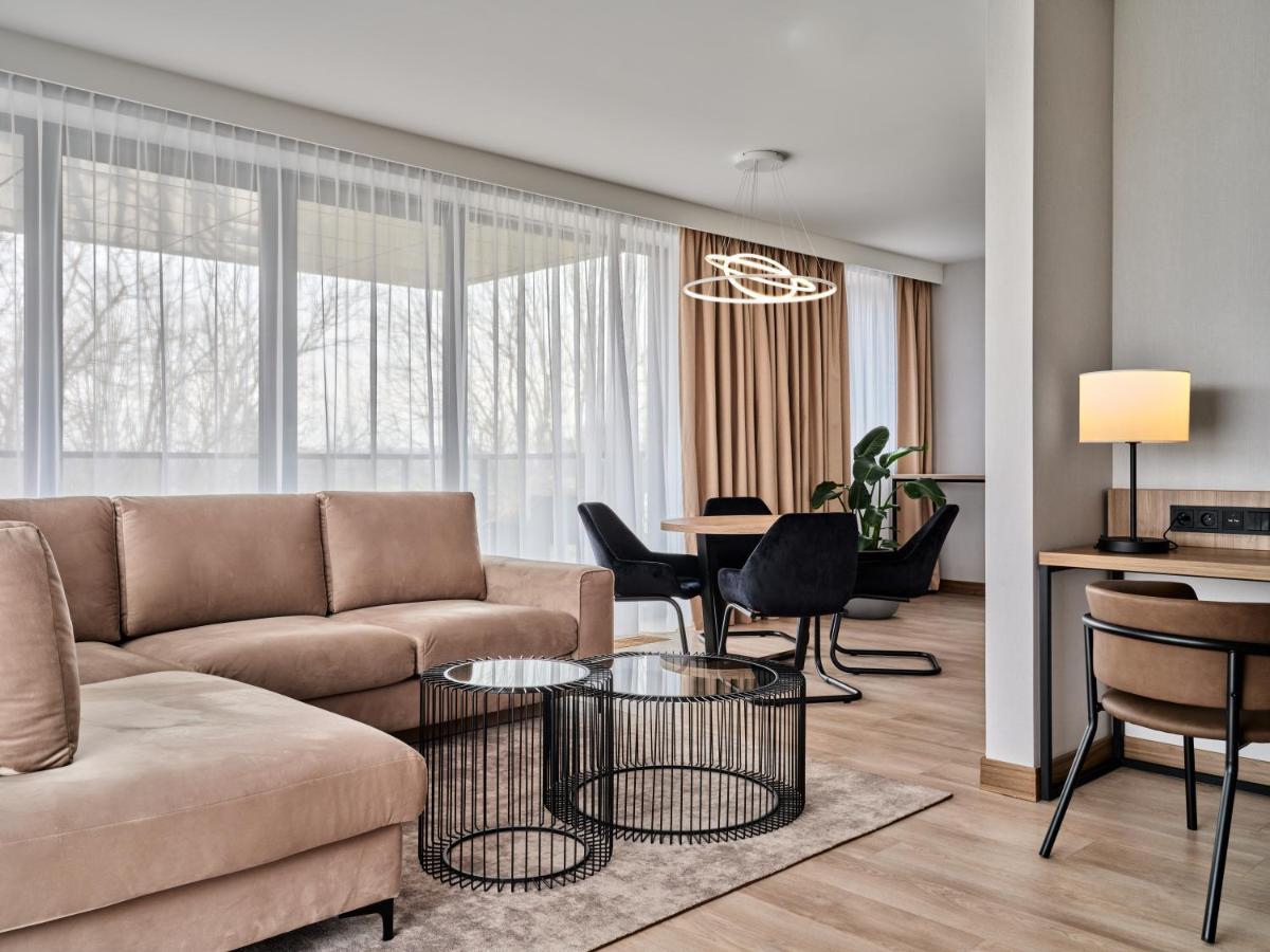 One-Bedroom Suite Terrace,1357995077:JPEG